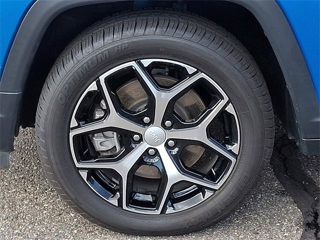 Used 2024 Jeep Compass Latitude image 29