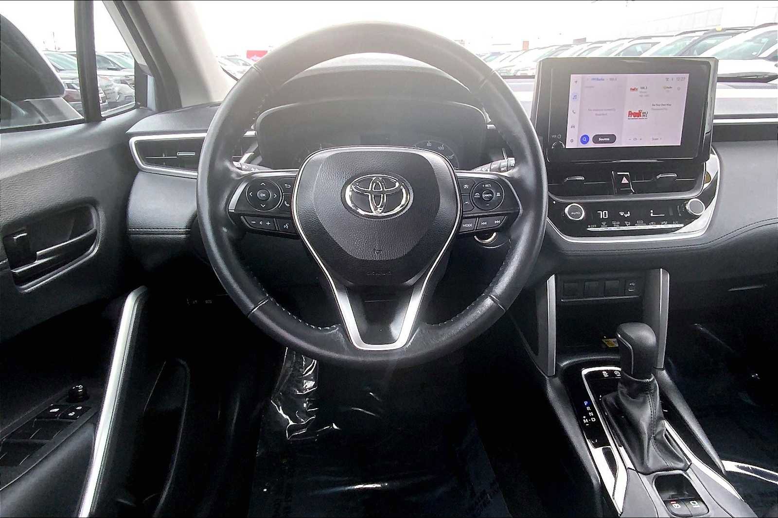 Used 2023 Toyota Corolla Cross LE w/ Moonroof Package AWD/4WD image 5