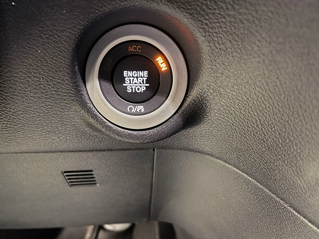 Used 2026 Chrysler Voyager LX image 29