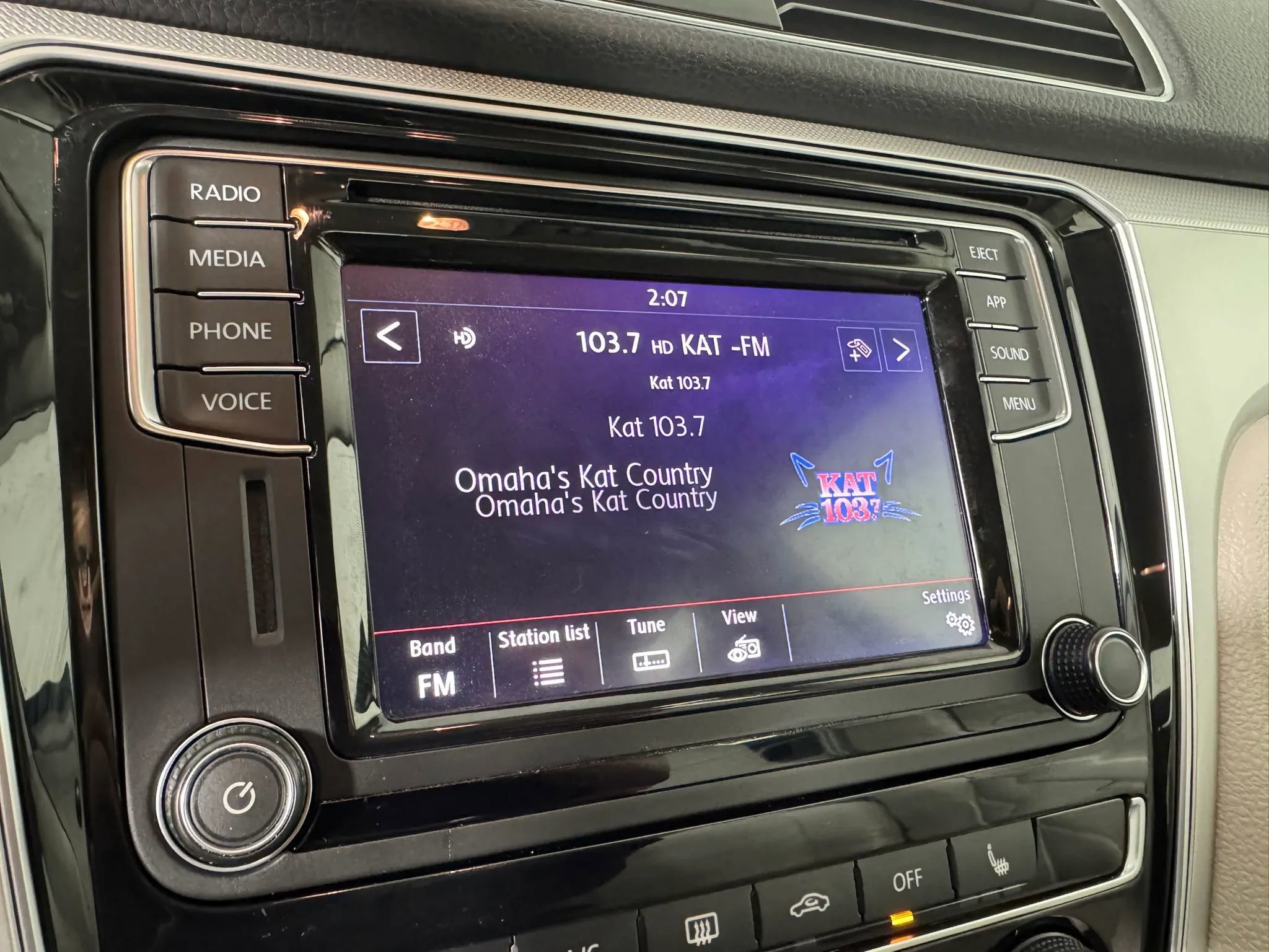 Used 2019 Volkswagen Passat 2.0T Wolfsburg w/ Wheels & Sunroof Package image 19