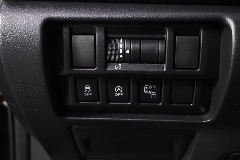 Used 2022 Subaru Crosstrek 2.5i Sport w/ Moonroof Package image 24