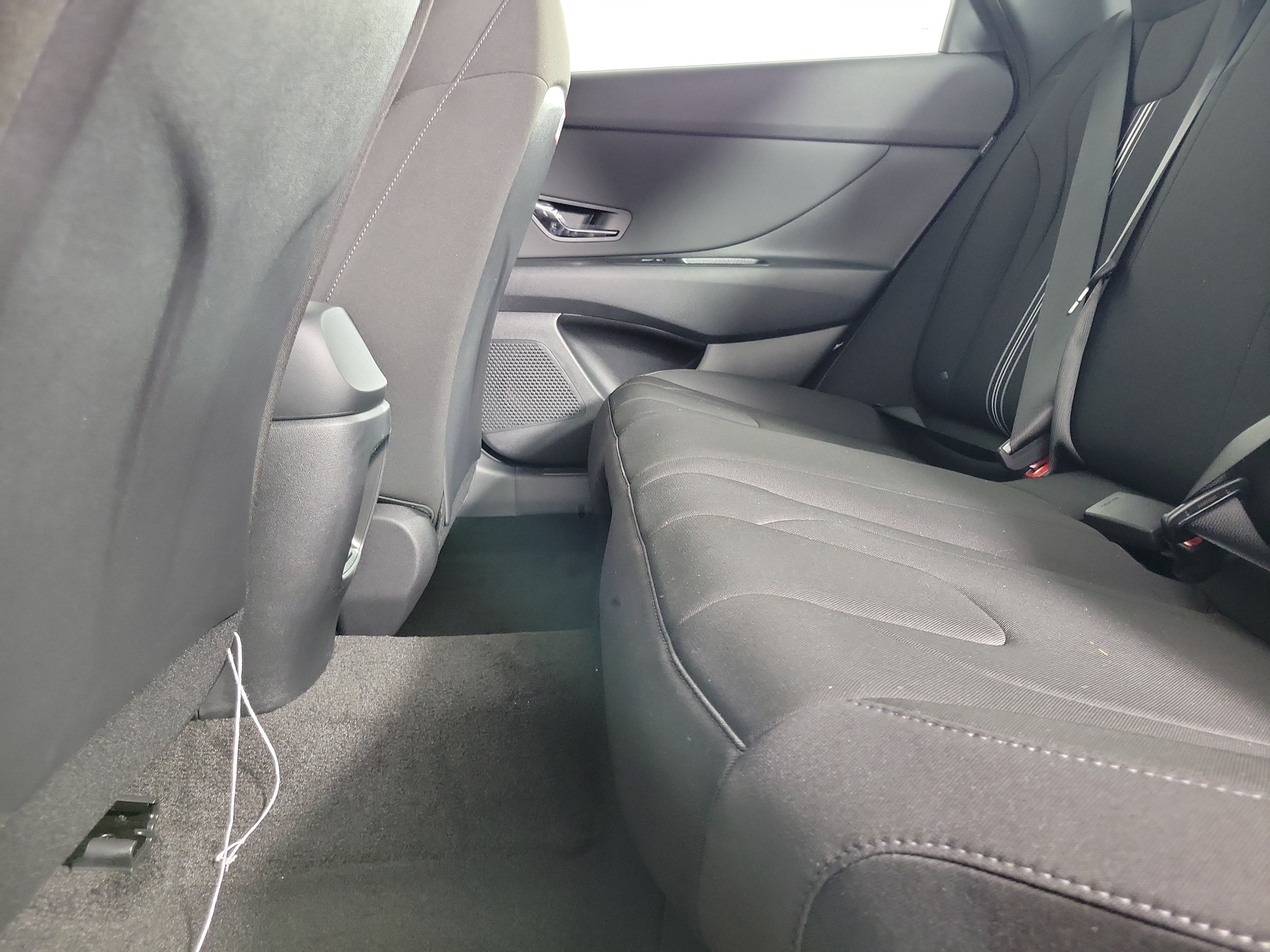 New 2026 Hyundai Elantra SEL FWD image 32