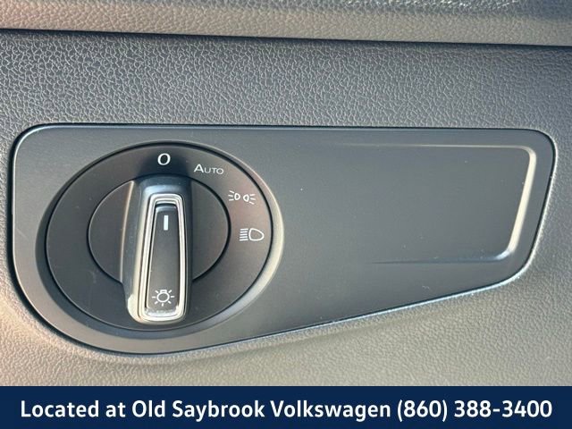 Used 2022 Volkswagen Tiguan SE image 32