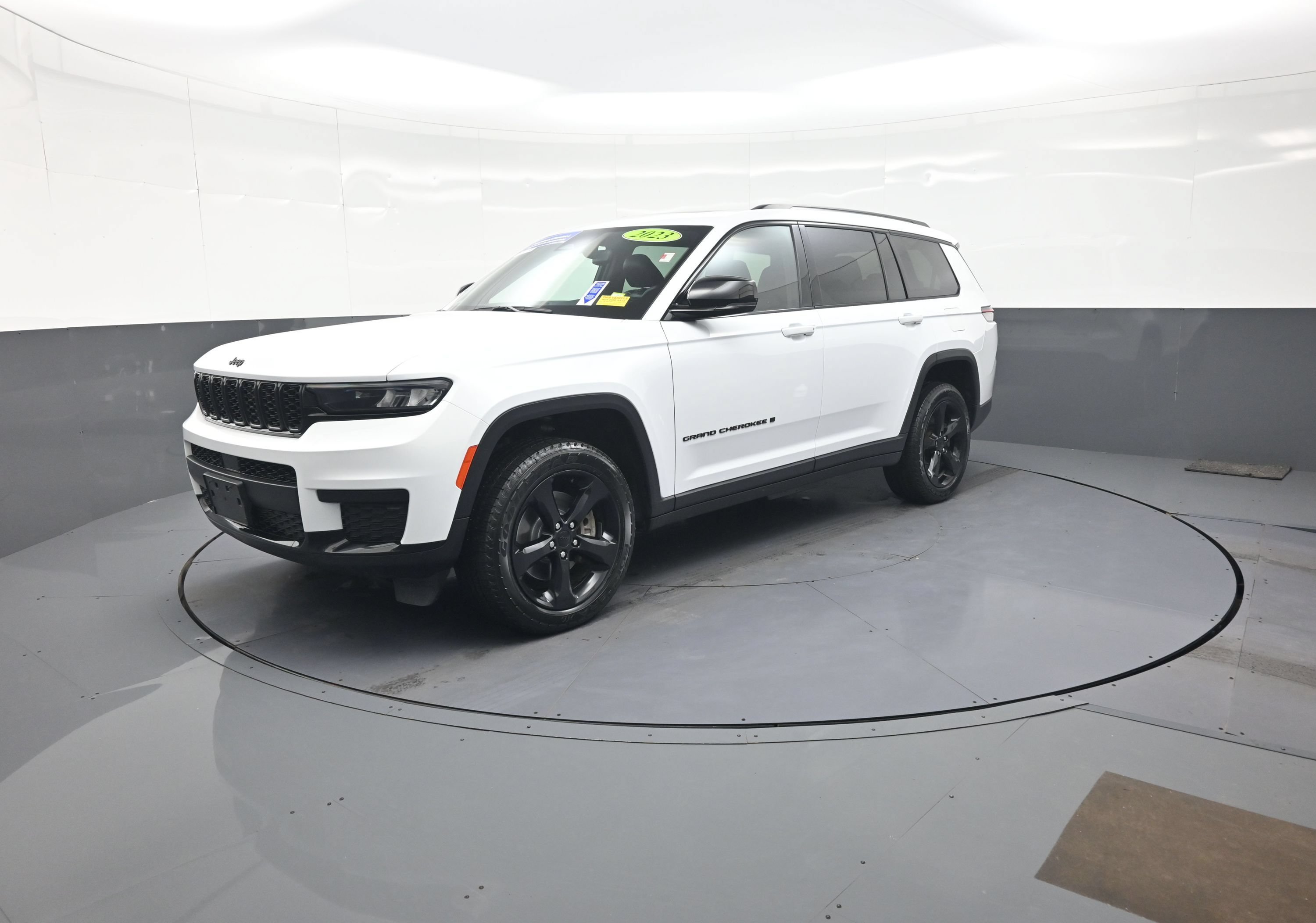 Used 2023 Jeep Grand Cherokee L Laredo AWD/4WD image 7