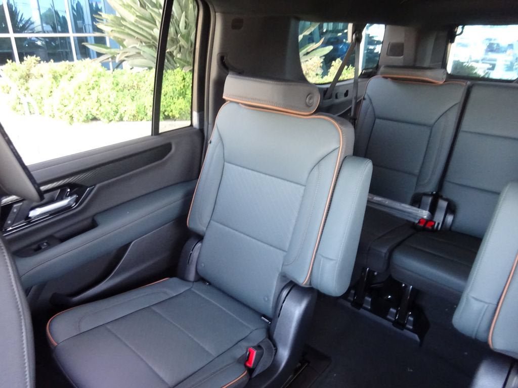 New 2026 GMC Yukon XL AT4 w/ AT4 Premium Plus Package AWD/4WD image 13