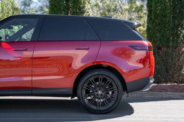 Used 2024 Land Rover Range Rover Sport SE image 11