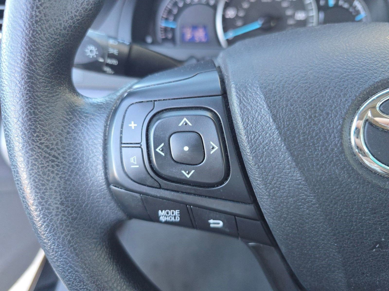 Used 2015 Toyota Camry LE image 13