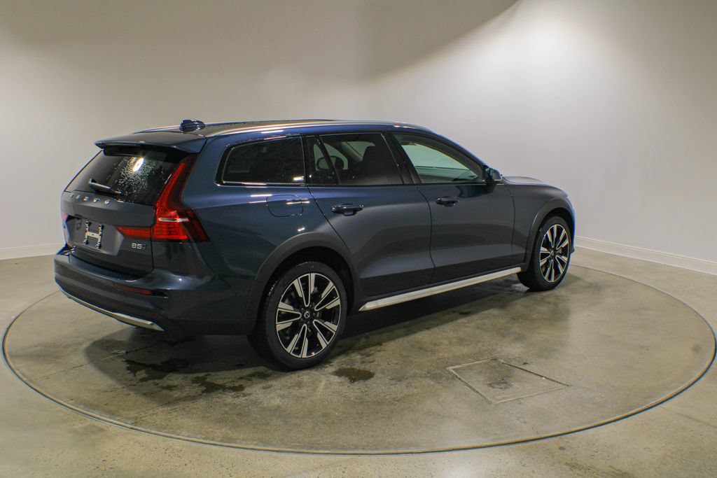 New 2026 Volvo V60 B5 Cross Country Ultra w/ Climate Package AWD/4WD image 5