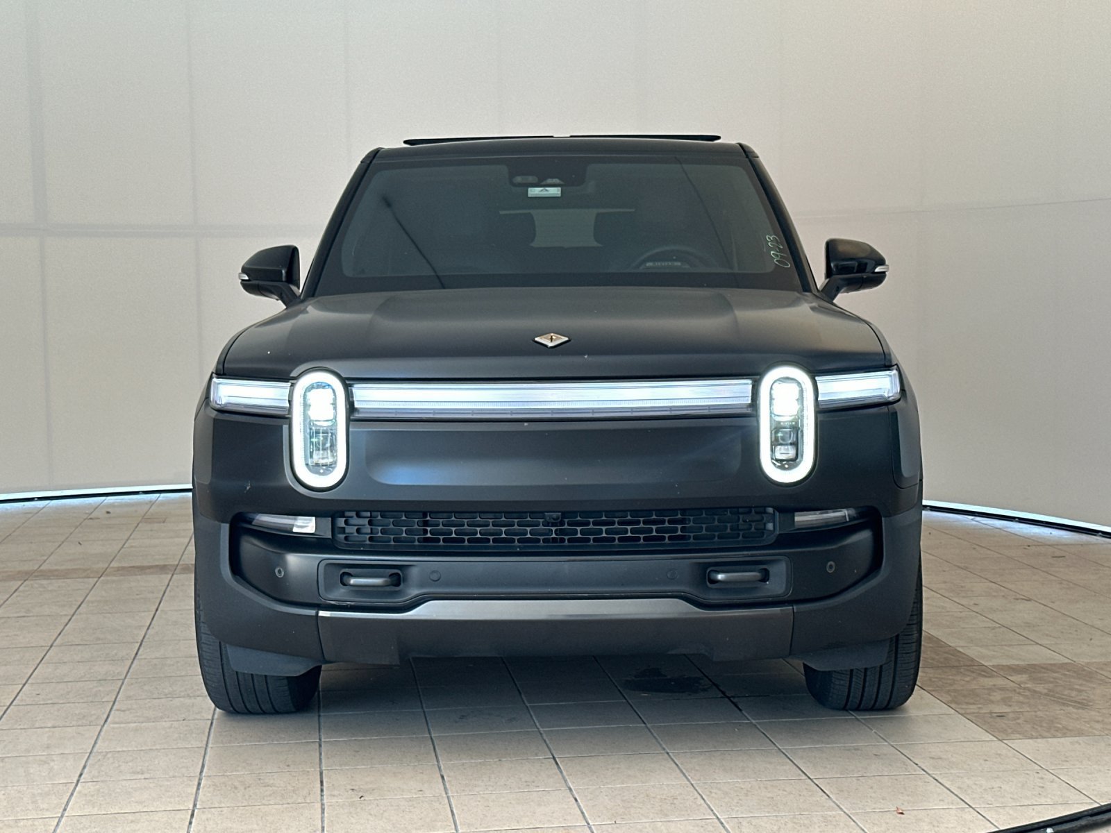 Used 2025 Rivian R1S Premium Dual AWD/4WD image 9