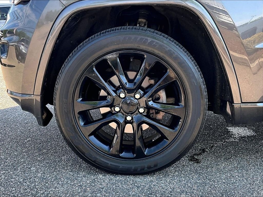 Used 2020 Jeep Grand Cherokee Altitude AWD/4WD image 7