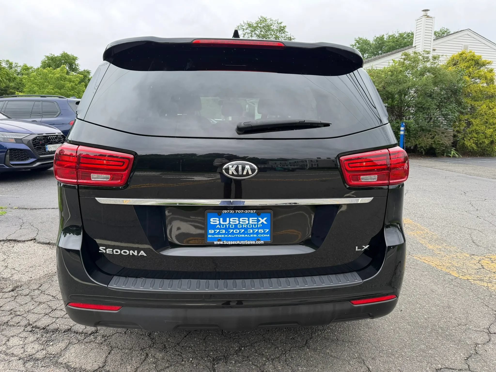 Used 2019 Kia Sedona LX FWD image 5