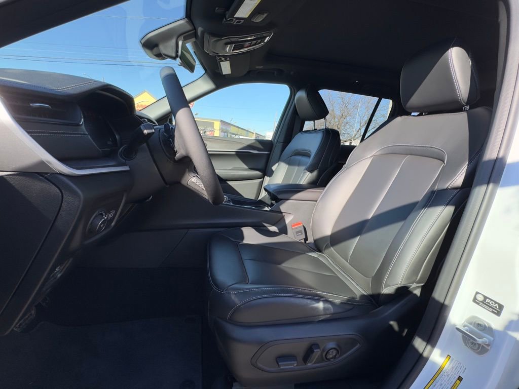 New 2026 Jeep Grand Cherokee Limited w/ Limited Altitude Package image 13