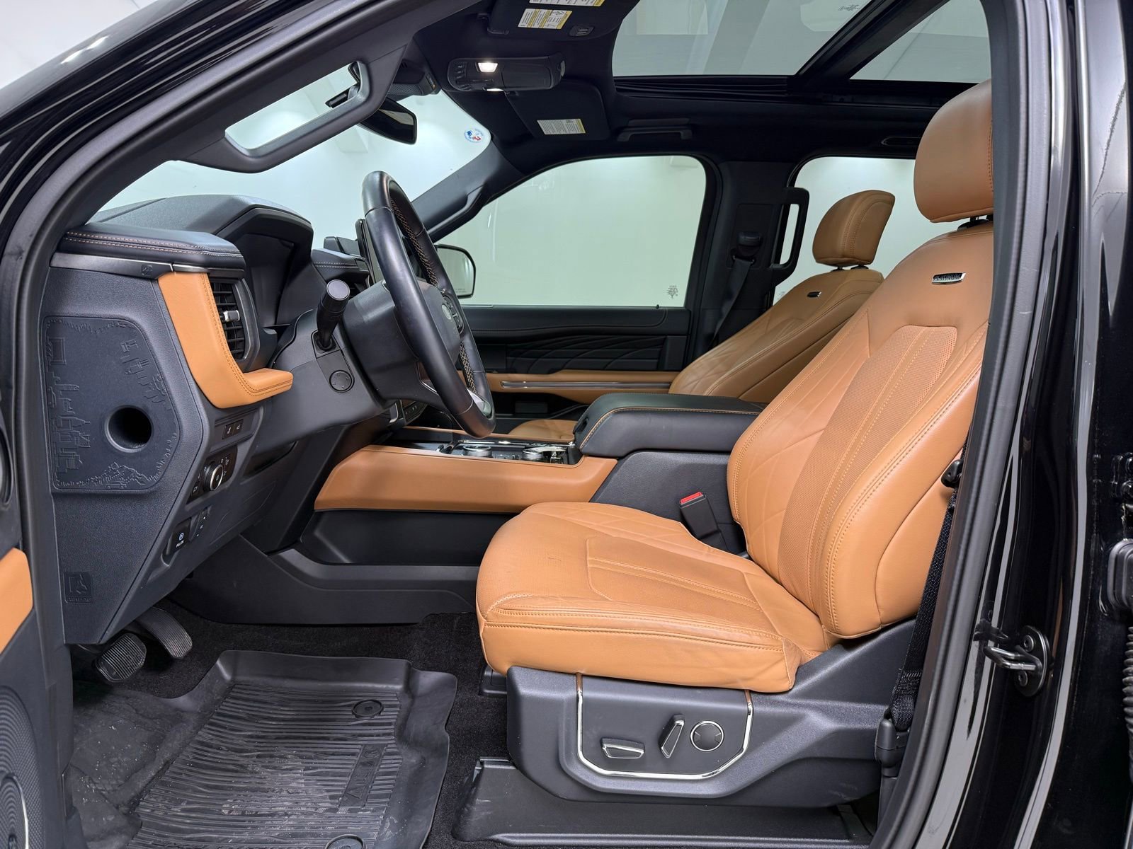 Used 2023 Ford Expedition Max Platinum image 16