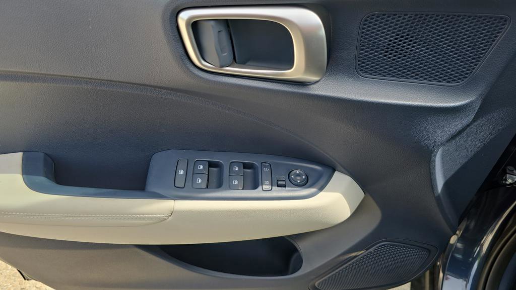 New 2026 Hyundai Venue SEL FWD image 16
