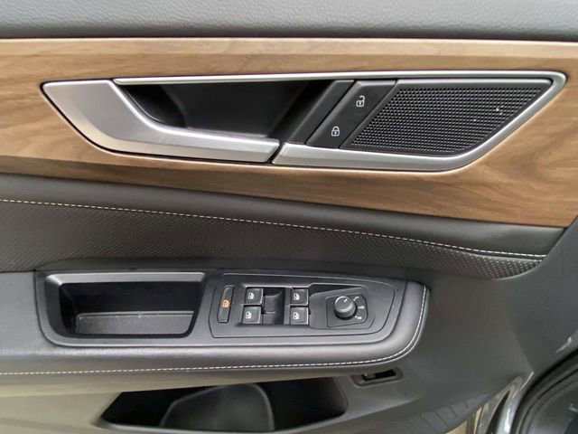 Used 2025 Volkswagen Atlas SE image 13