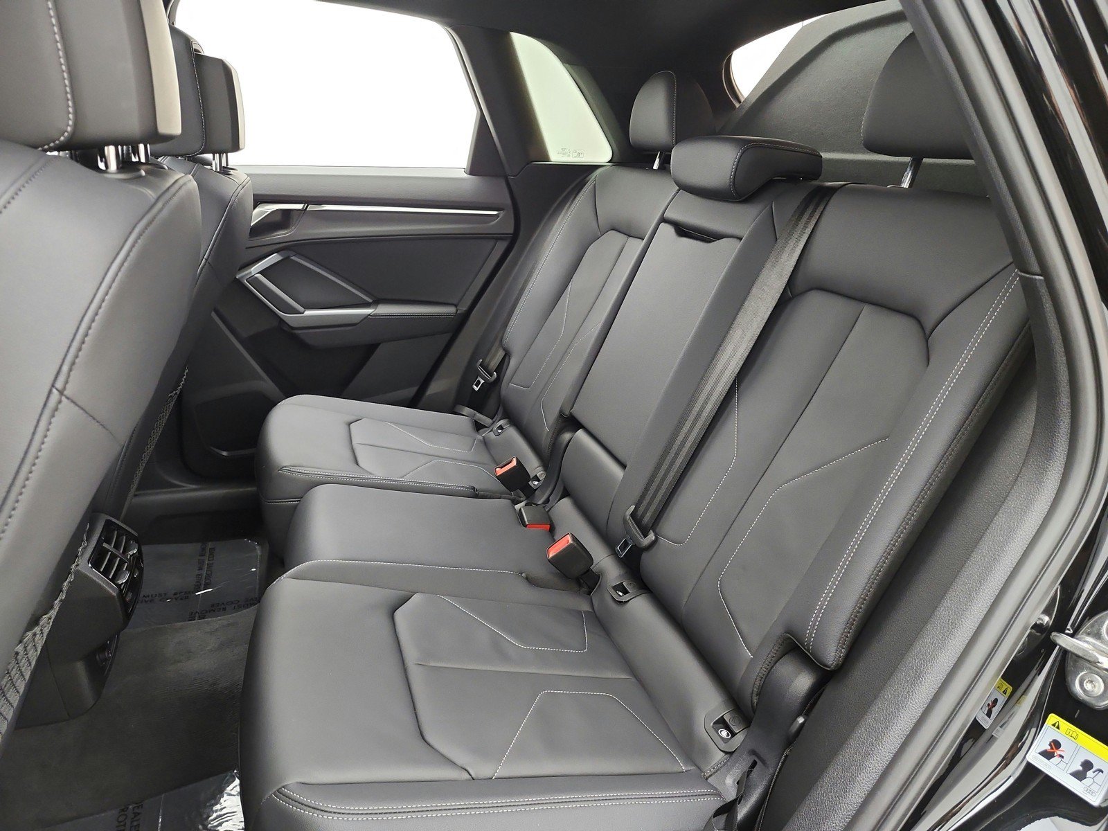 Used 2025 Audi Q3 2.0T Premium w/ Convenience Package AWD/4WD image 15