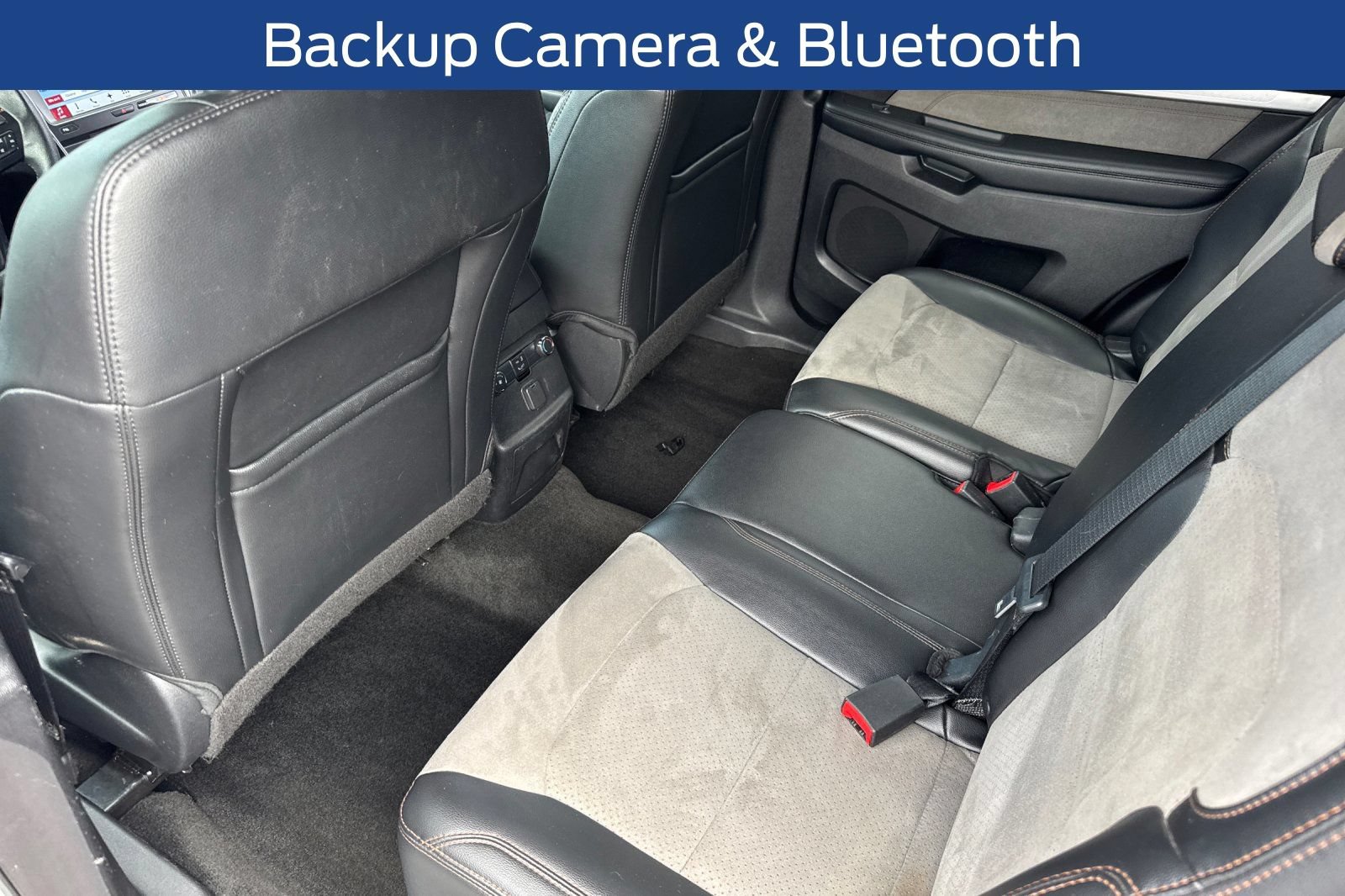 Used 2017 Ford Explorer XLT w/ Equipment Group 202A AWD/4WD image 16