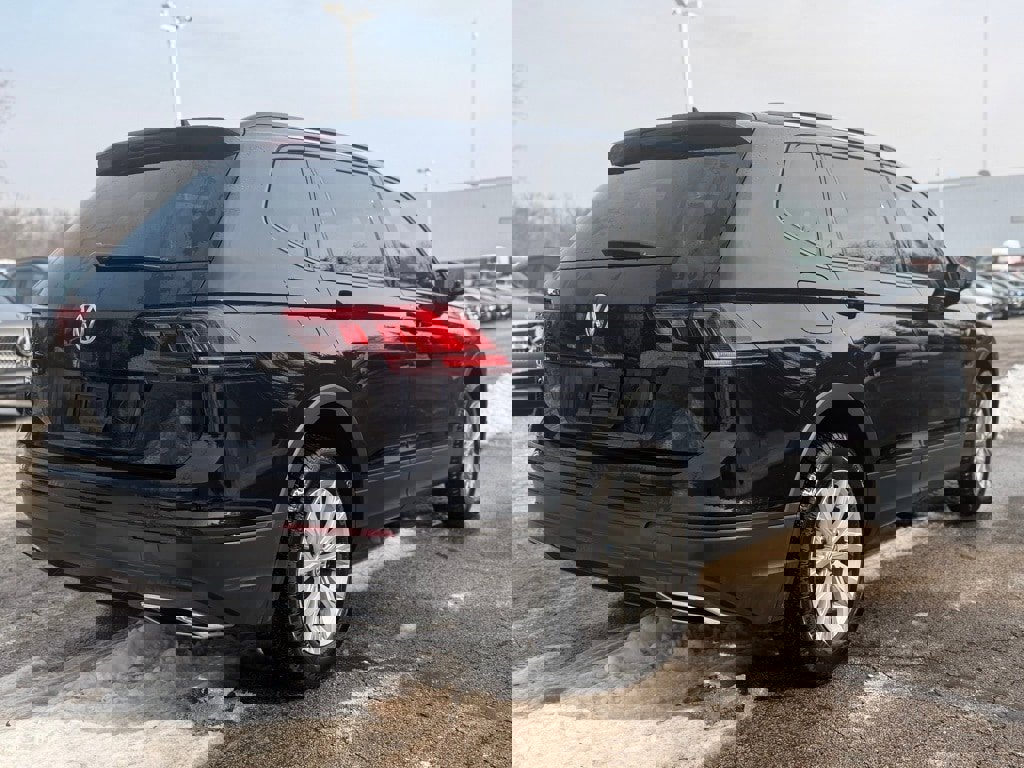 Used 2020 Volkswagen Tiguan S image 6
