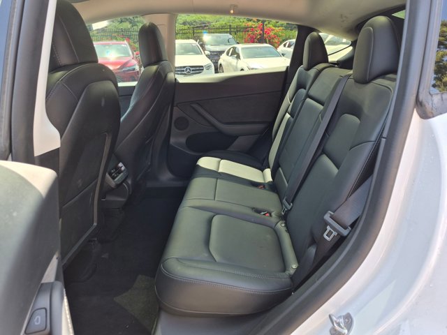 Used 2022 Tesla Model Y Performance AWD/4WD image 16