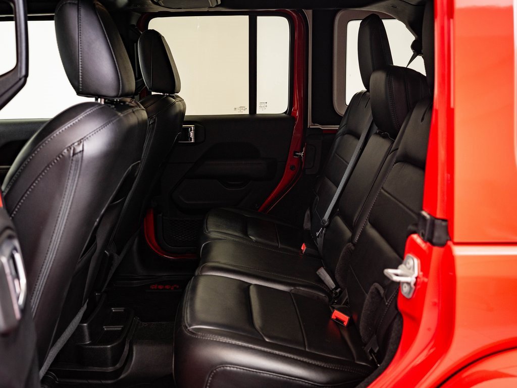 Used 2020 Jeep Wrangler Unlimited Sahara image 33