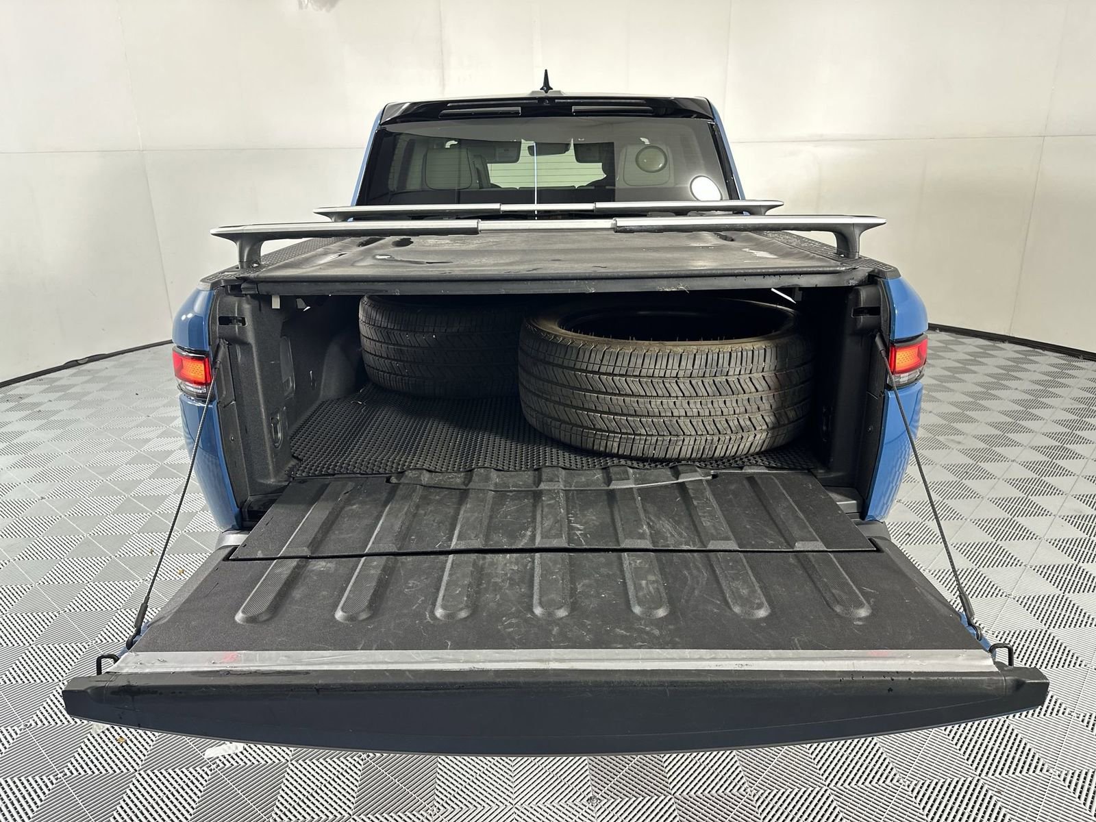 Used 2023 Rivian R1T Adventure AWD/4WD image 23
