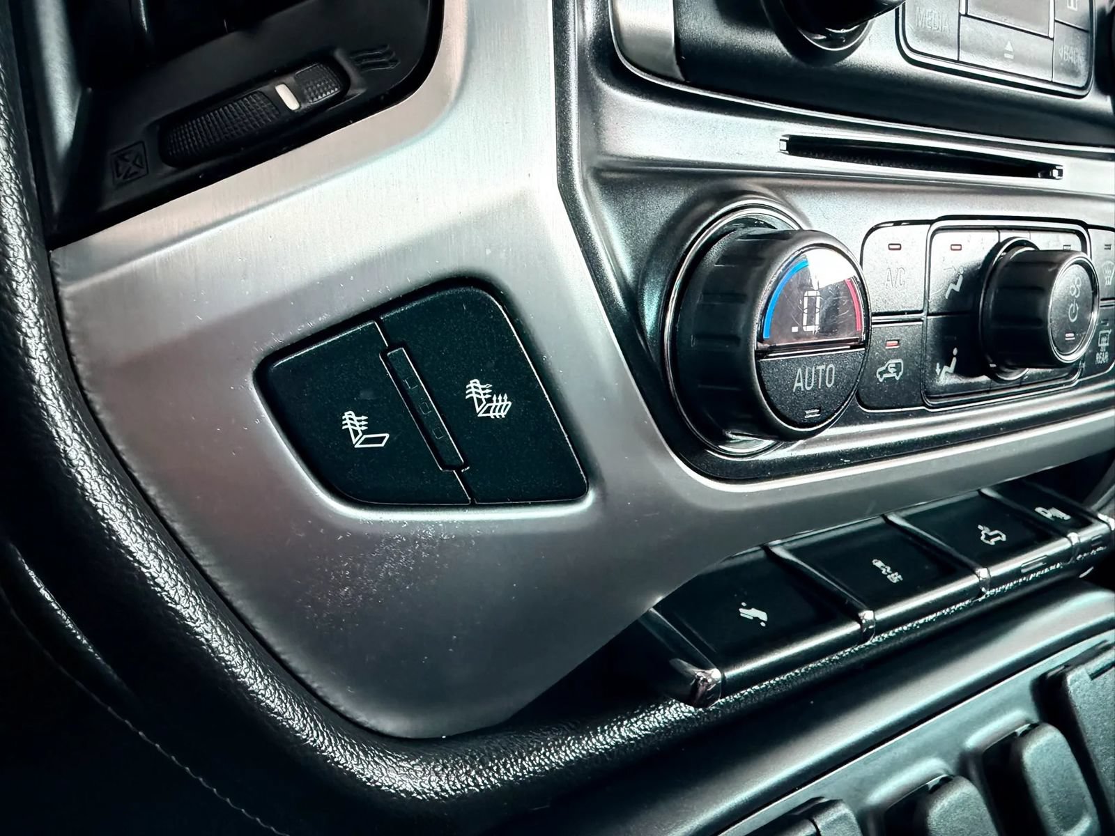 Used 2014 GMC Sierra 1500 SLE w/ SLE Value Package AWD/4WD image 13