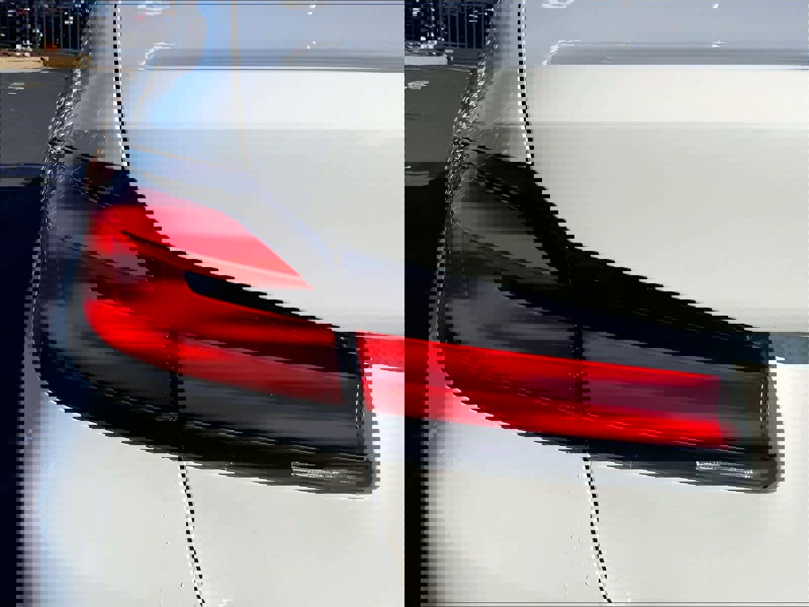 Used 2023 BMW 540i w/ Premium Package image 33