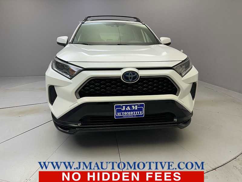 Used 2021 Toyota RAV4 SE w/ Weather & Moonroof Package image 8