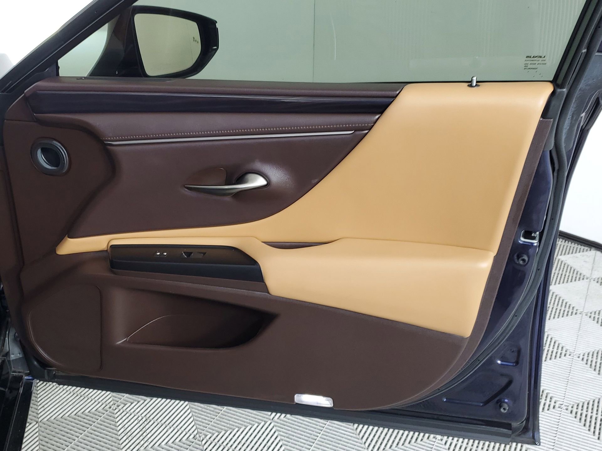 Used 2020 Lexus ES 350 w/ Premium Package image 24