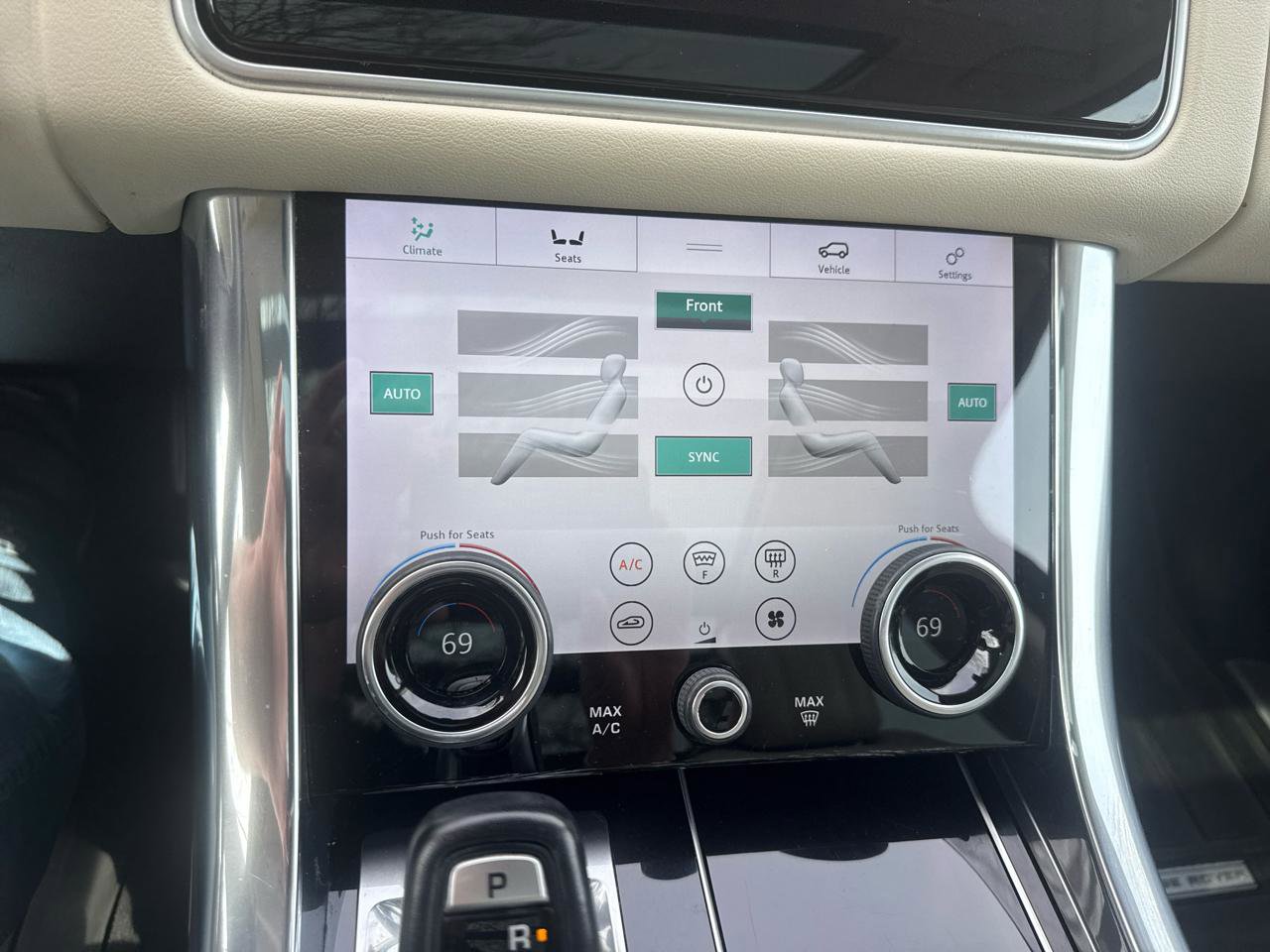 Used 2018 Land Rover Range Rover Sport HSE image 17