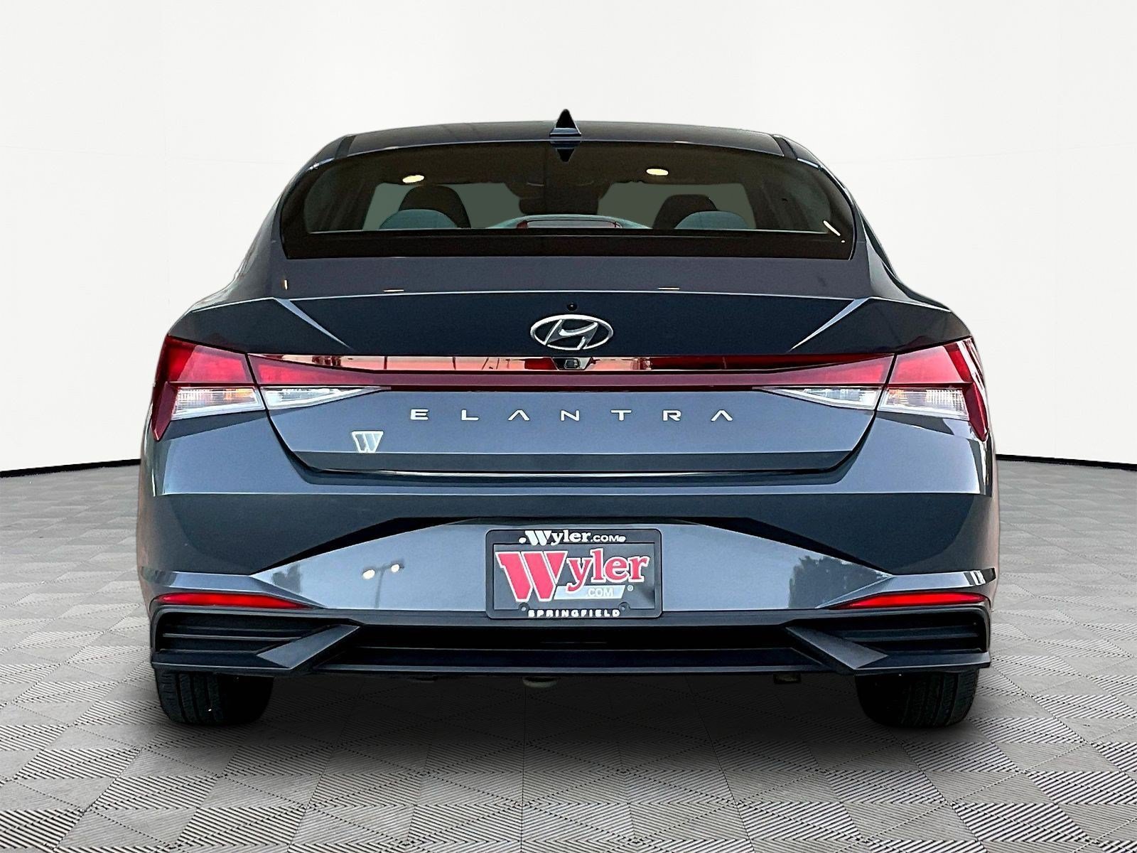 Used 2023 Hyundai Elantra SEL FWD image 5