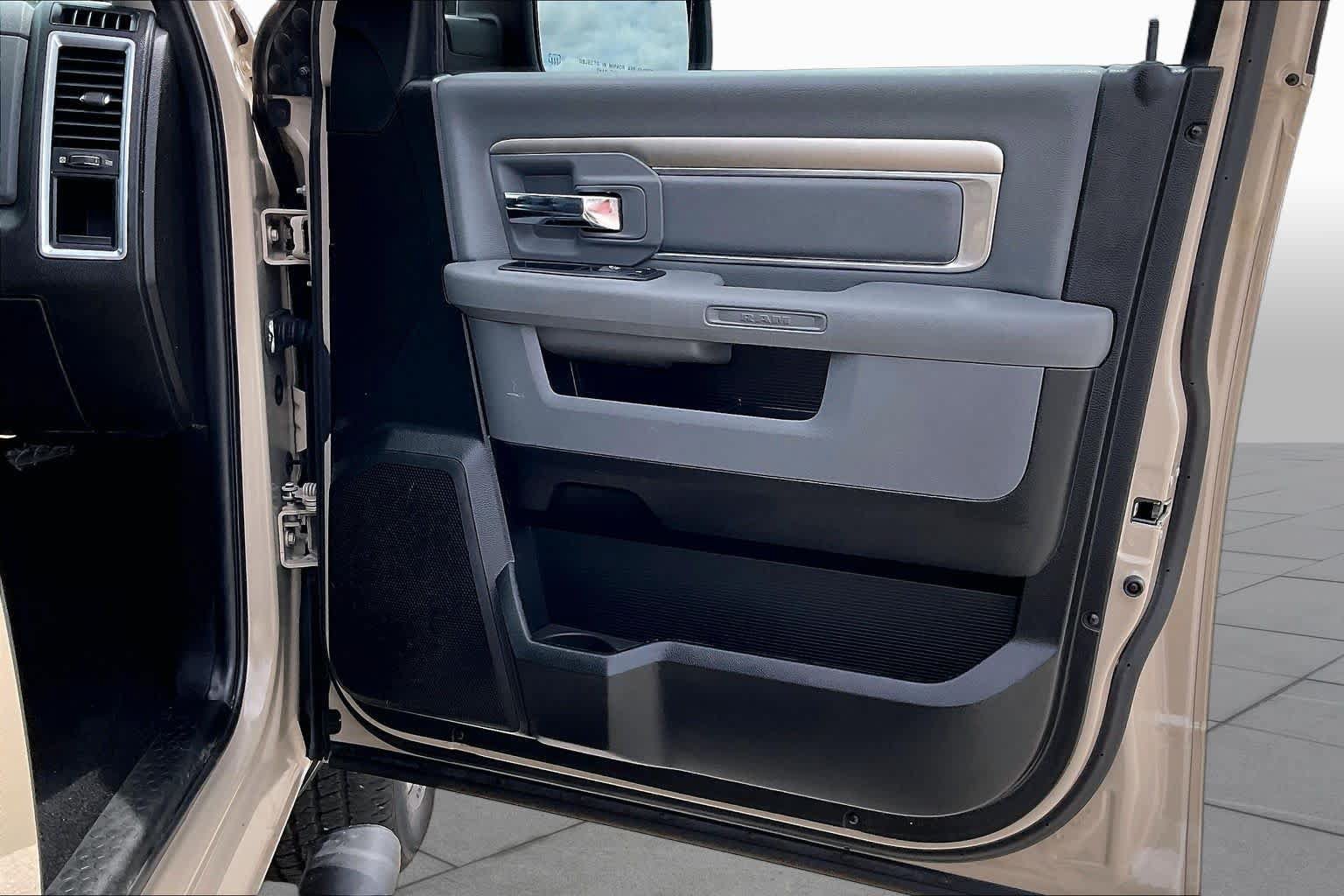 Used 2019 RAM 1500 Warlock w/ Electronics Group AWD/4WD image 23