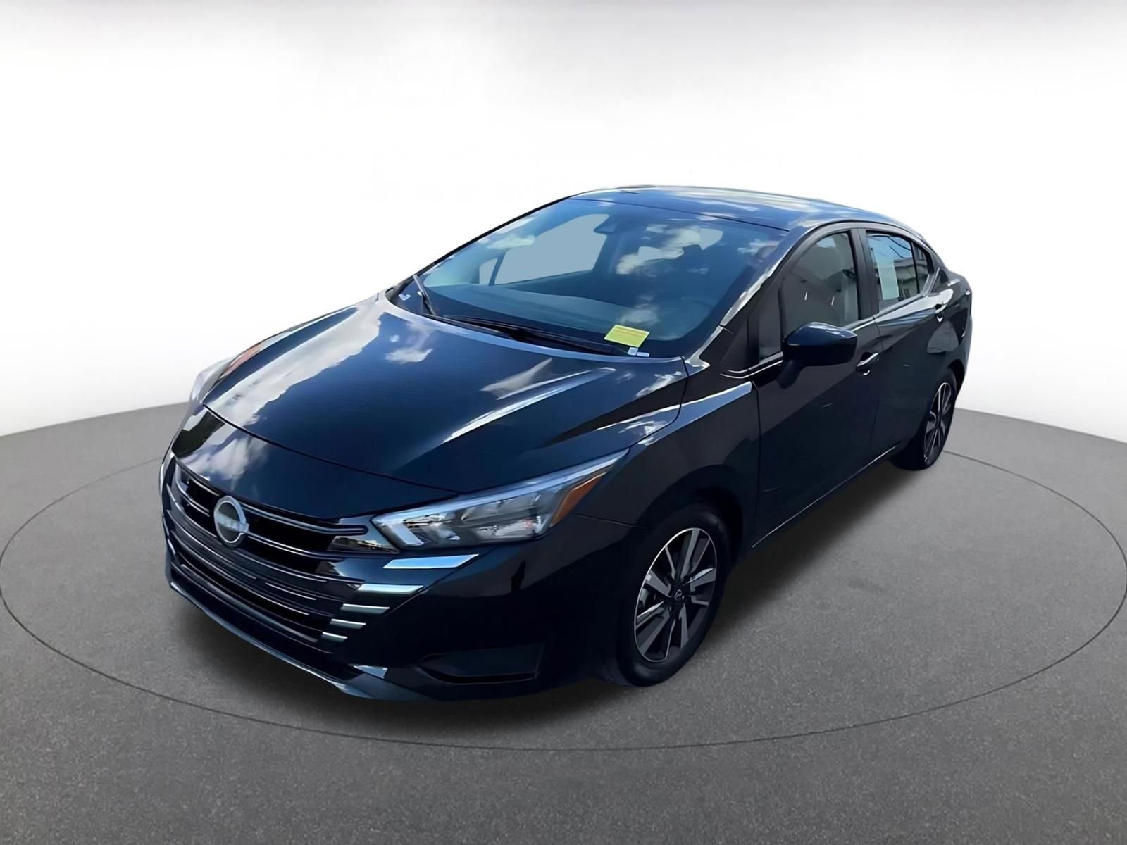 Used 2025 Nissan Versa SV image 7