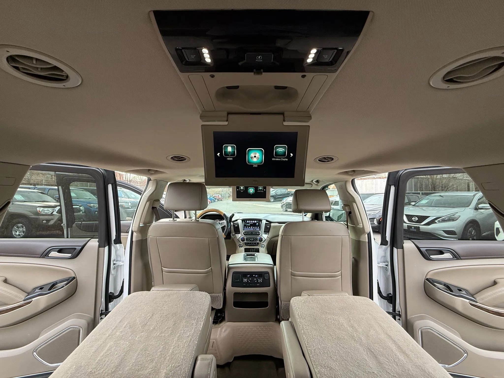 Used 2017 GMC Yukon XL SLT w/ Open Road Package image 37