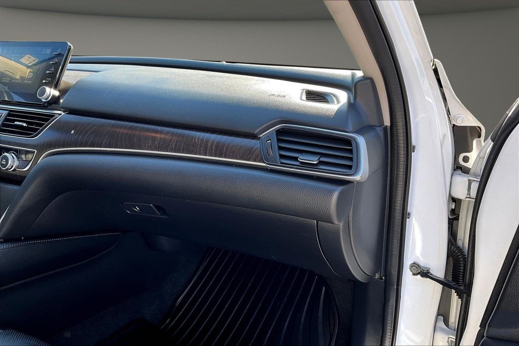 Used 2018 Honda Accord Touring image 29