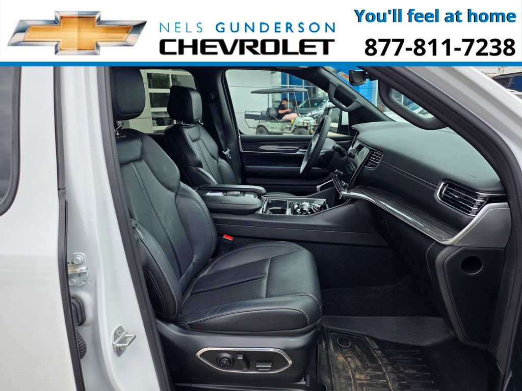 Used 2022 Jeep Wagoneer Series II AWD/4WD image 10