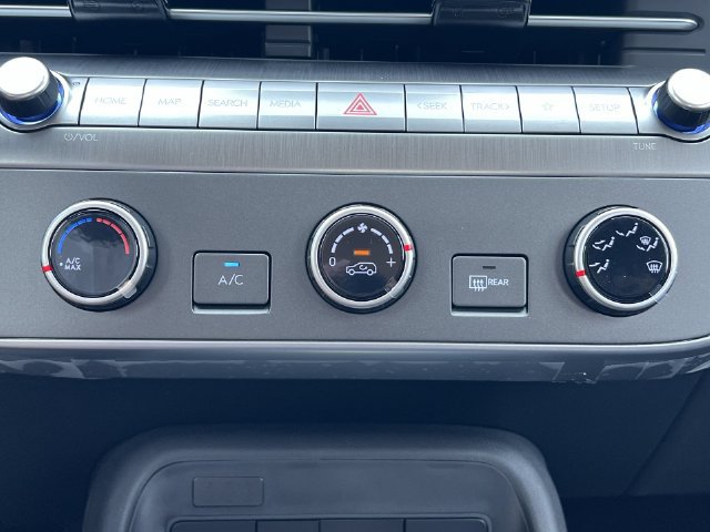 Used 2027 Hyundai Kona SE FWD image 18