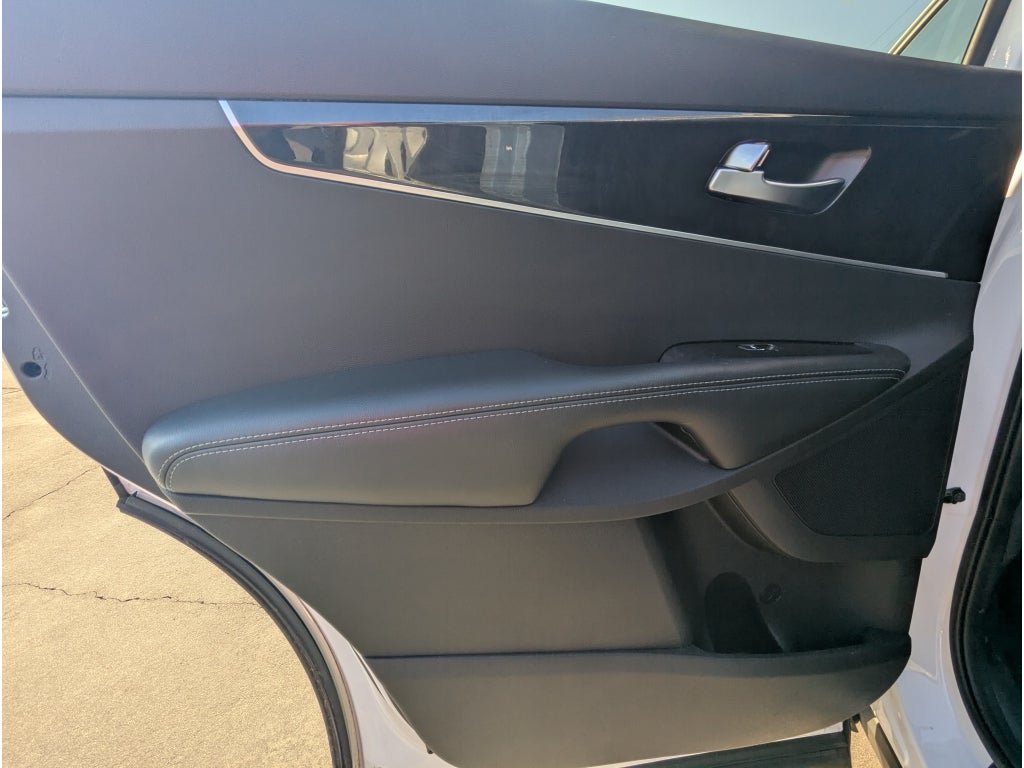 Used 2018 Kia Sorento FWD image 15