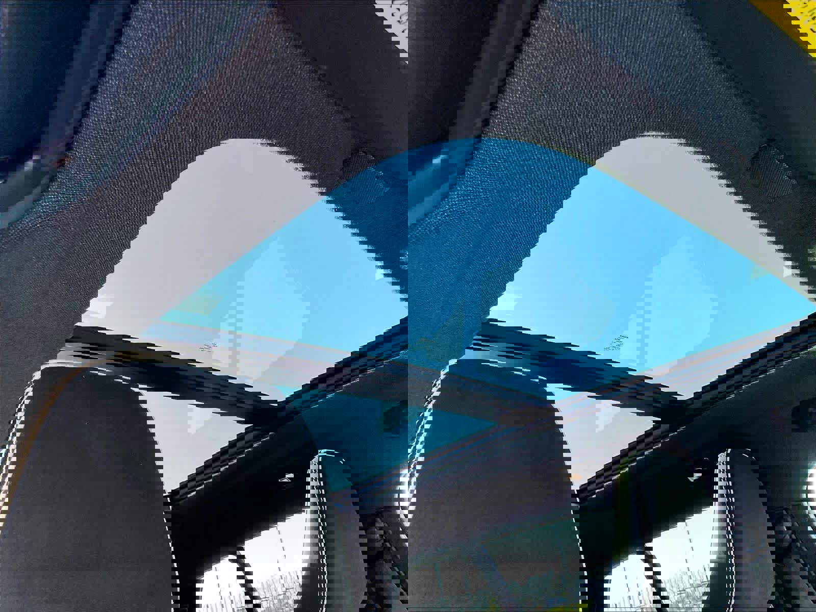 Used 2023 Volvo XC40 Recharge Ultimate w/ Protection Package Premier image 25