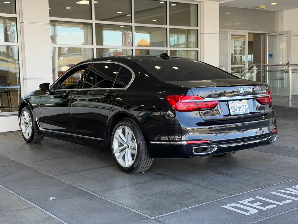 Used 2016 BMW 750i RWD image 9
