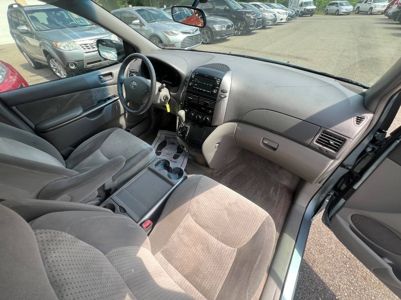 Used 2007 Toyota Sienna CE FWD image 17