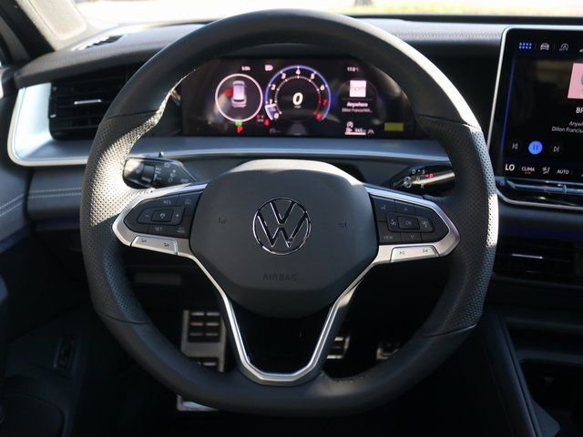 New 2026 Volkswagen Tiguan SE R-Line image 13