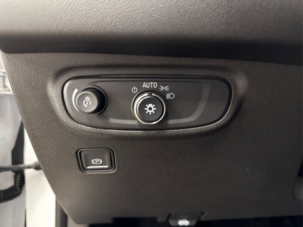 Used 2021 GMC Terrain SLE w/ Driver Convenience Package image 26