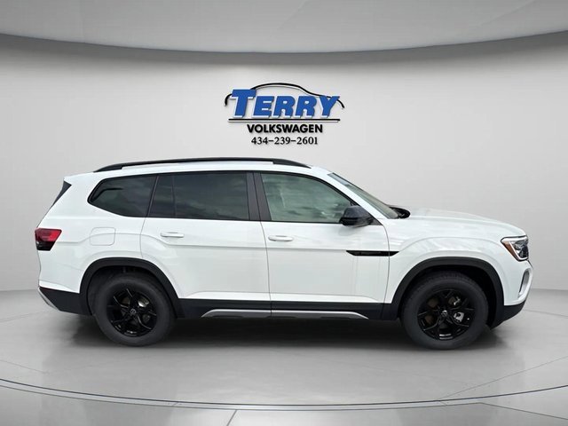 New 2025 Volkswagen Atlas Peak Edition SE