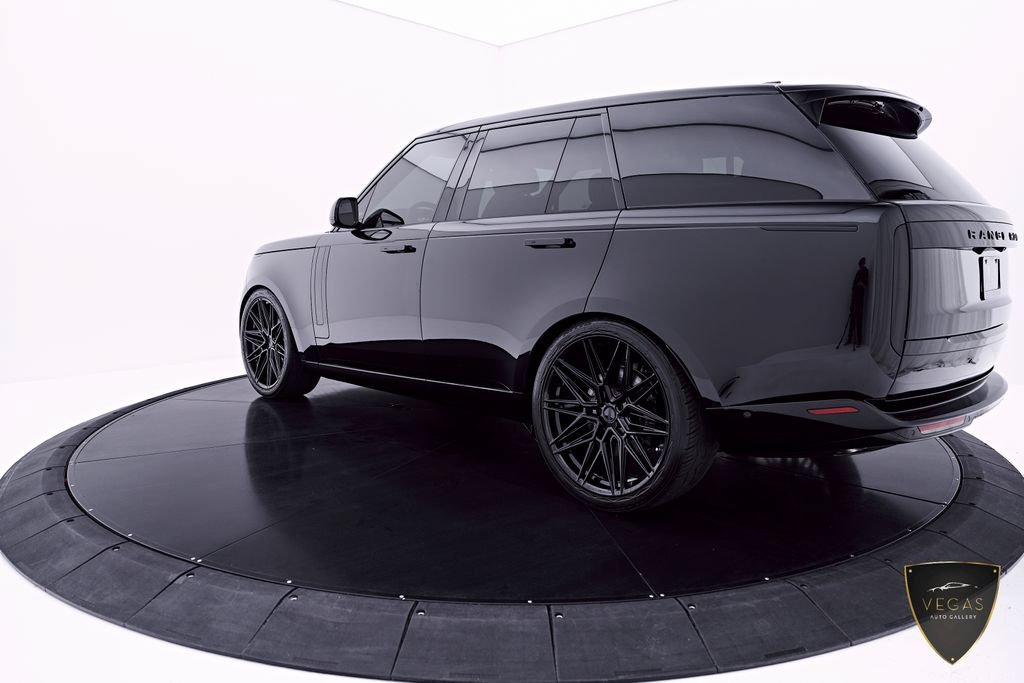 Used 2025 Land Rover Range Rover SE AWD/4WD image 11
