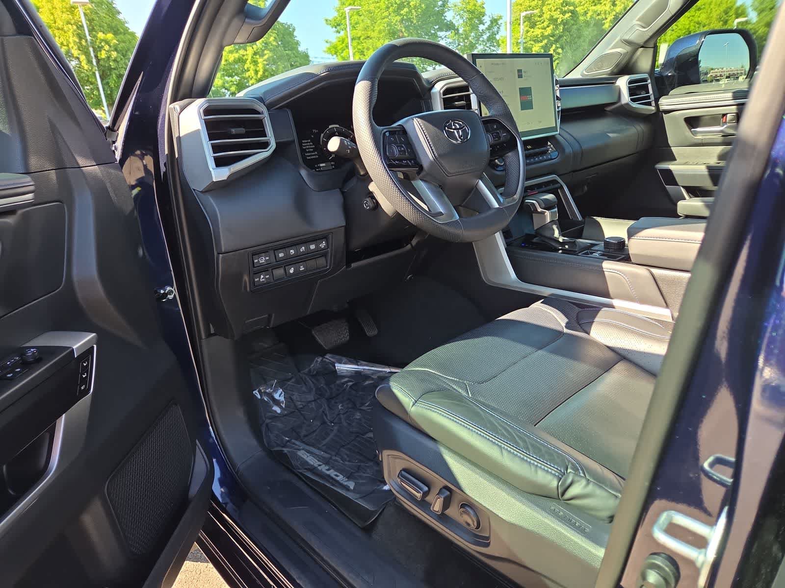 Used 2025 Toyota Sequoia Platinum AWD/4WD image 10