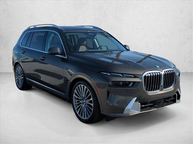 Used 2024 BMW X7 xDrive40i w/ Parking Assistance Package AWD/4WD image 3