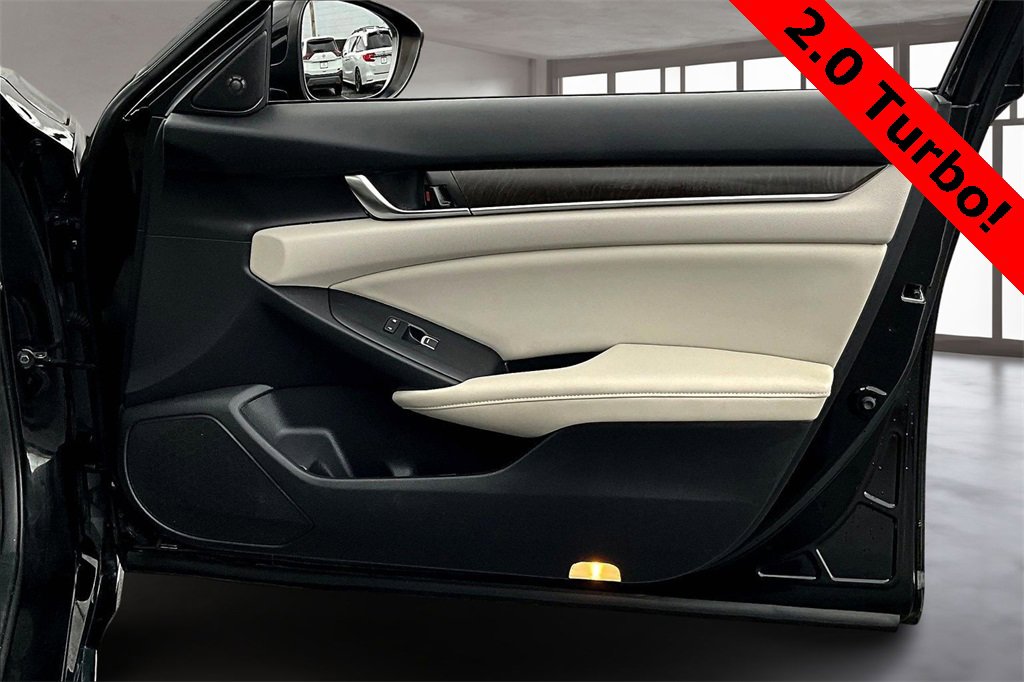 Used 2018 Honda Accord Touring image 24