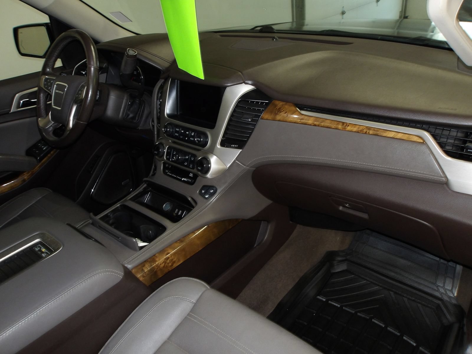 Used 2016 GMC Yukon XL Denali w/ Open Road Package AWD/4WD image 16