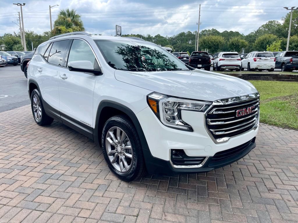 Used 2023 GMC Terrain SLT image 8